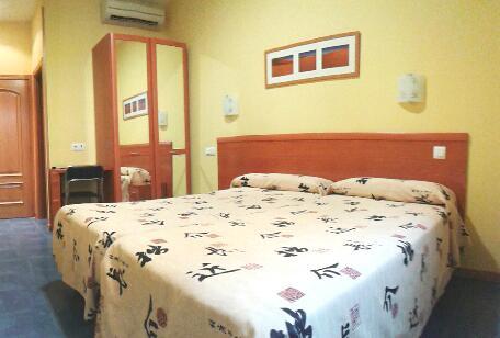 Hostal Los Claveles Torrejón de Ardoz Quarto foto